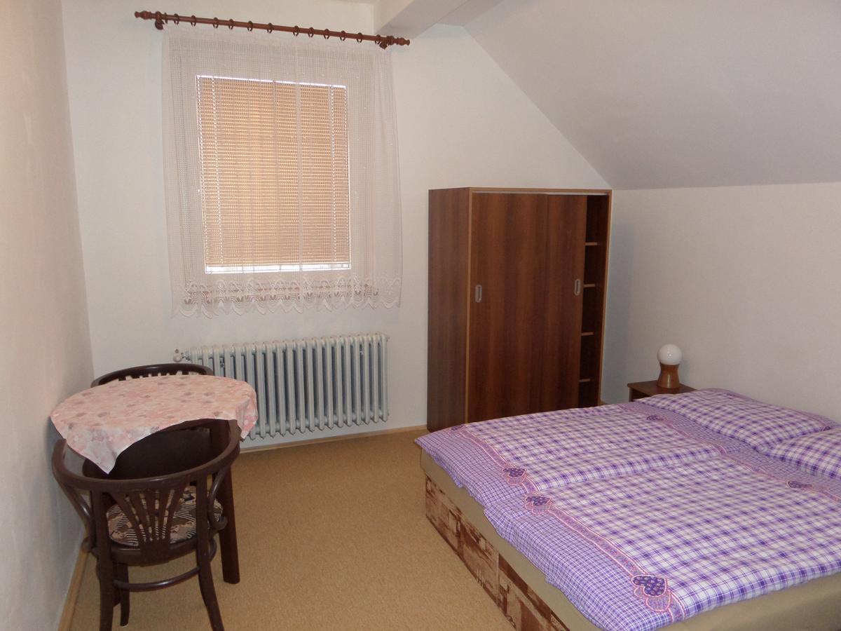 Apartman Svoboda Svoboda nad Upou Bagian luar foto